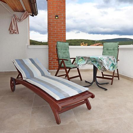 Apartments With A Parking Space Kornic, Krk - 415 Екстер'єр фото