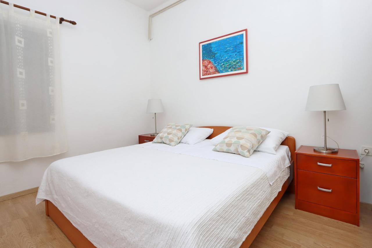 Apartments With A Parking Space Kornic, Krk - 415 Екстер'єр фото