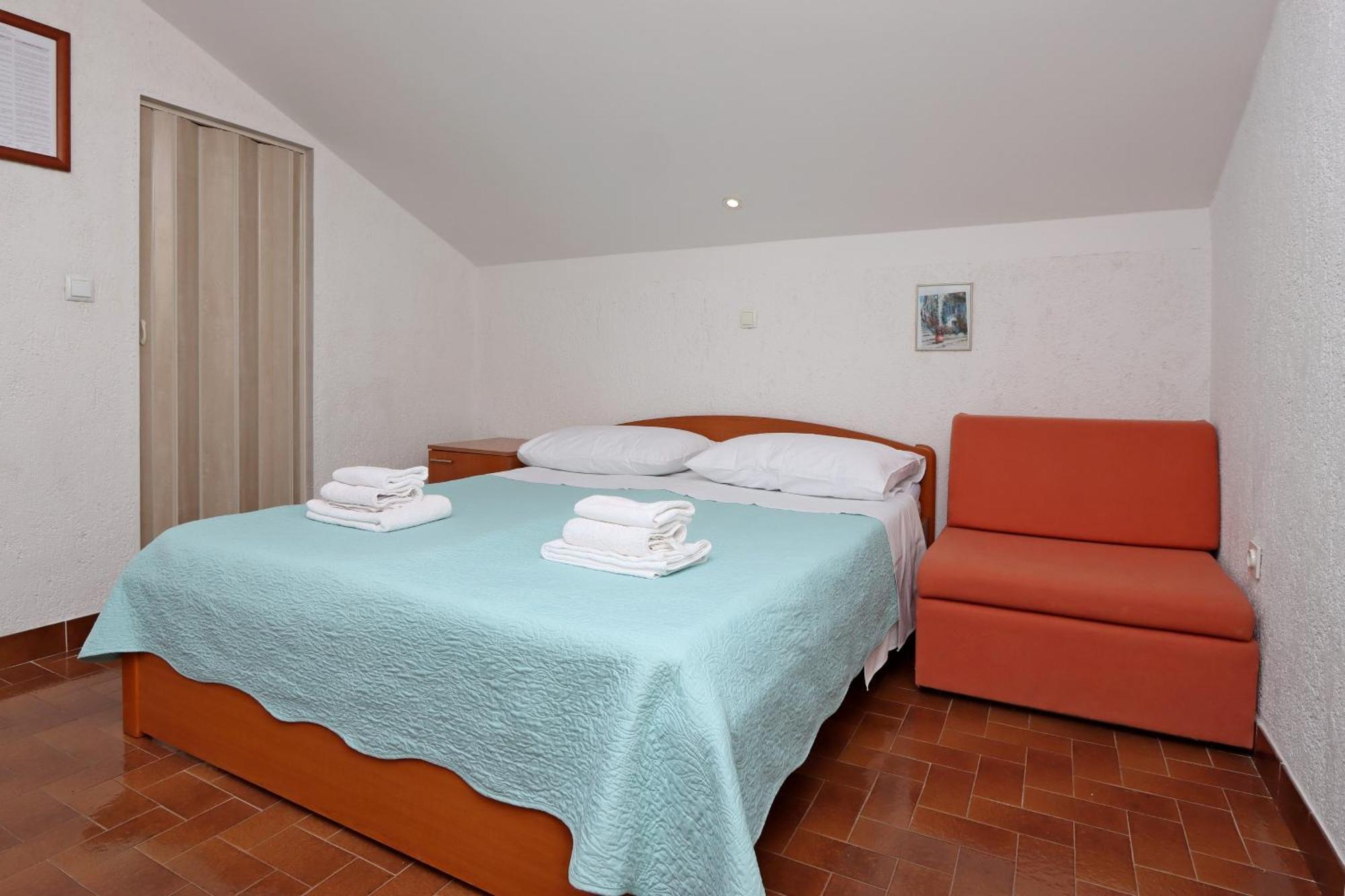 Apartments With A Parking Space Kornic, Krk - 415 Екстер'єр фото