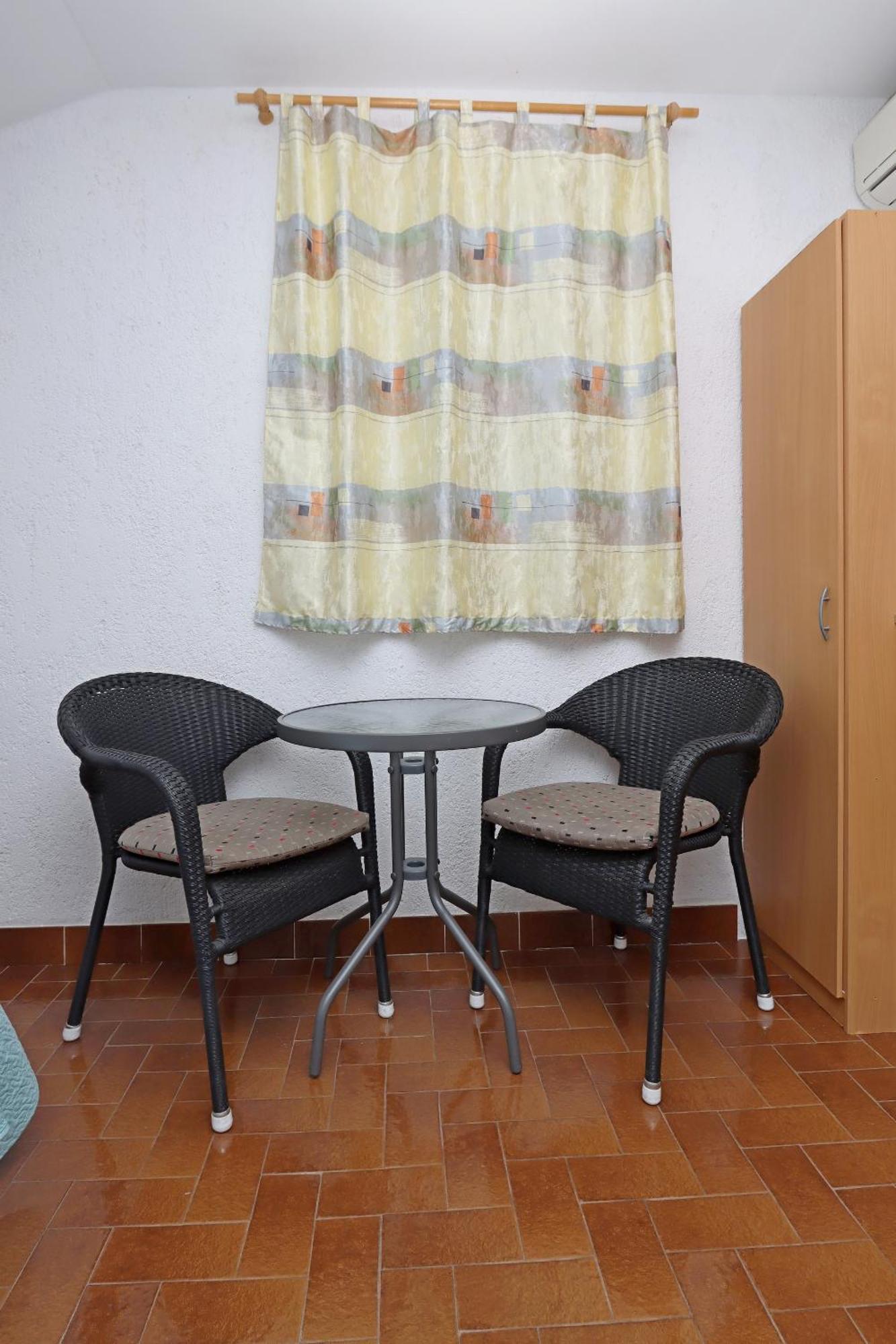 Apartments With A Parking Space Kornic, Krk - 415 Екстер'єр фото
