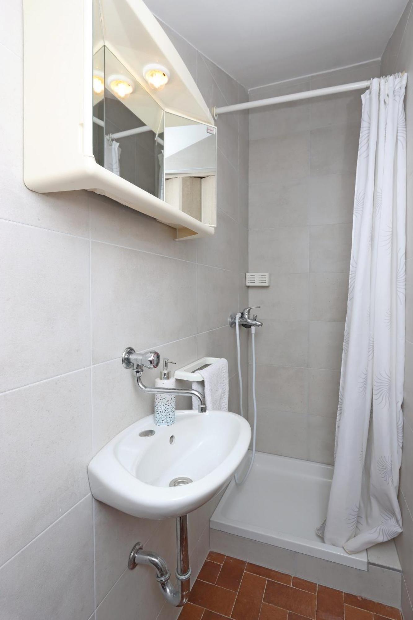 Apartments With A Parking Space Kornic, Krk - 415 Екстер'єр фото