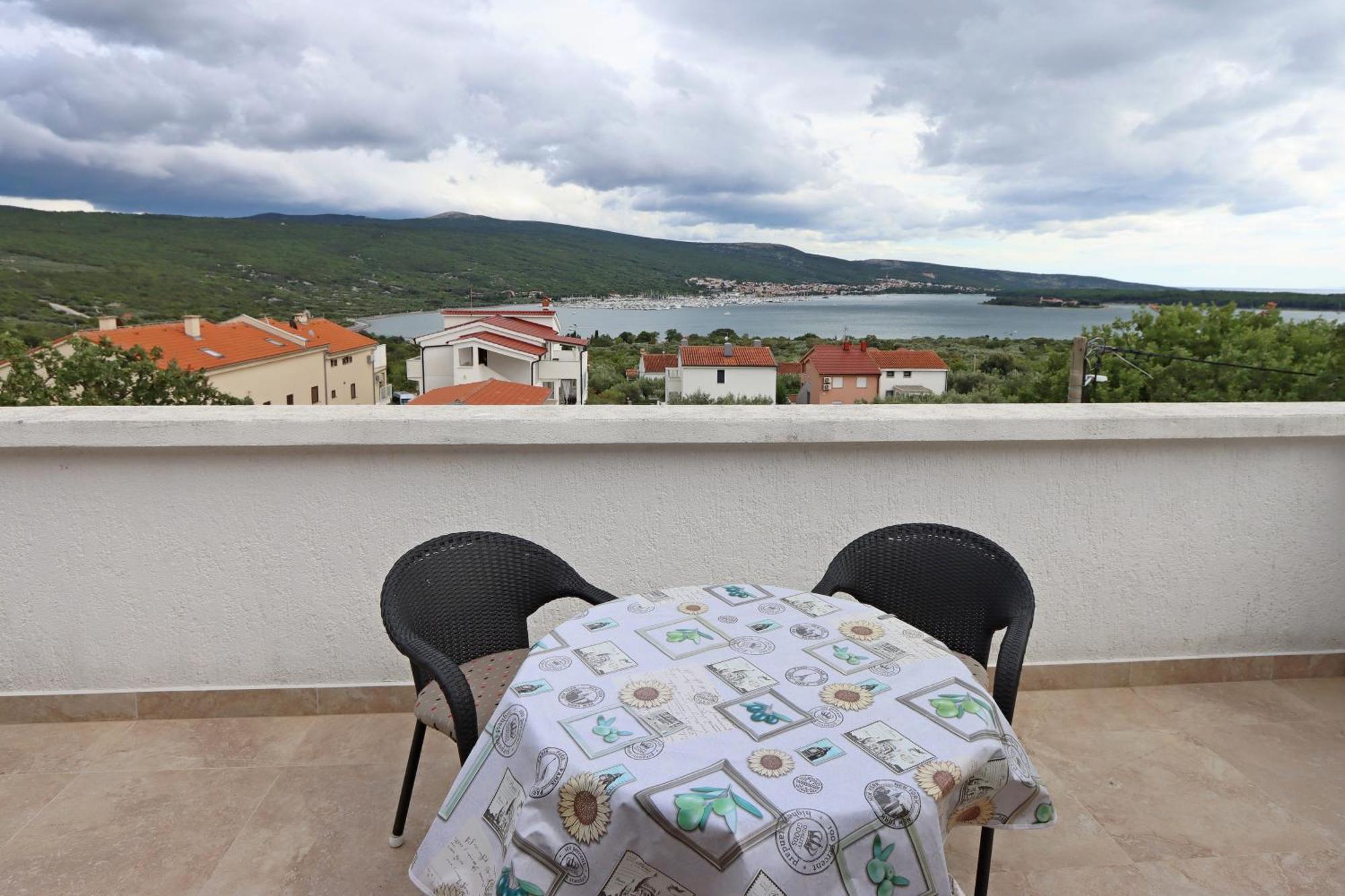 Apartments With A Parking Space Kornic, Krk - 415 Екстер'єр фото