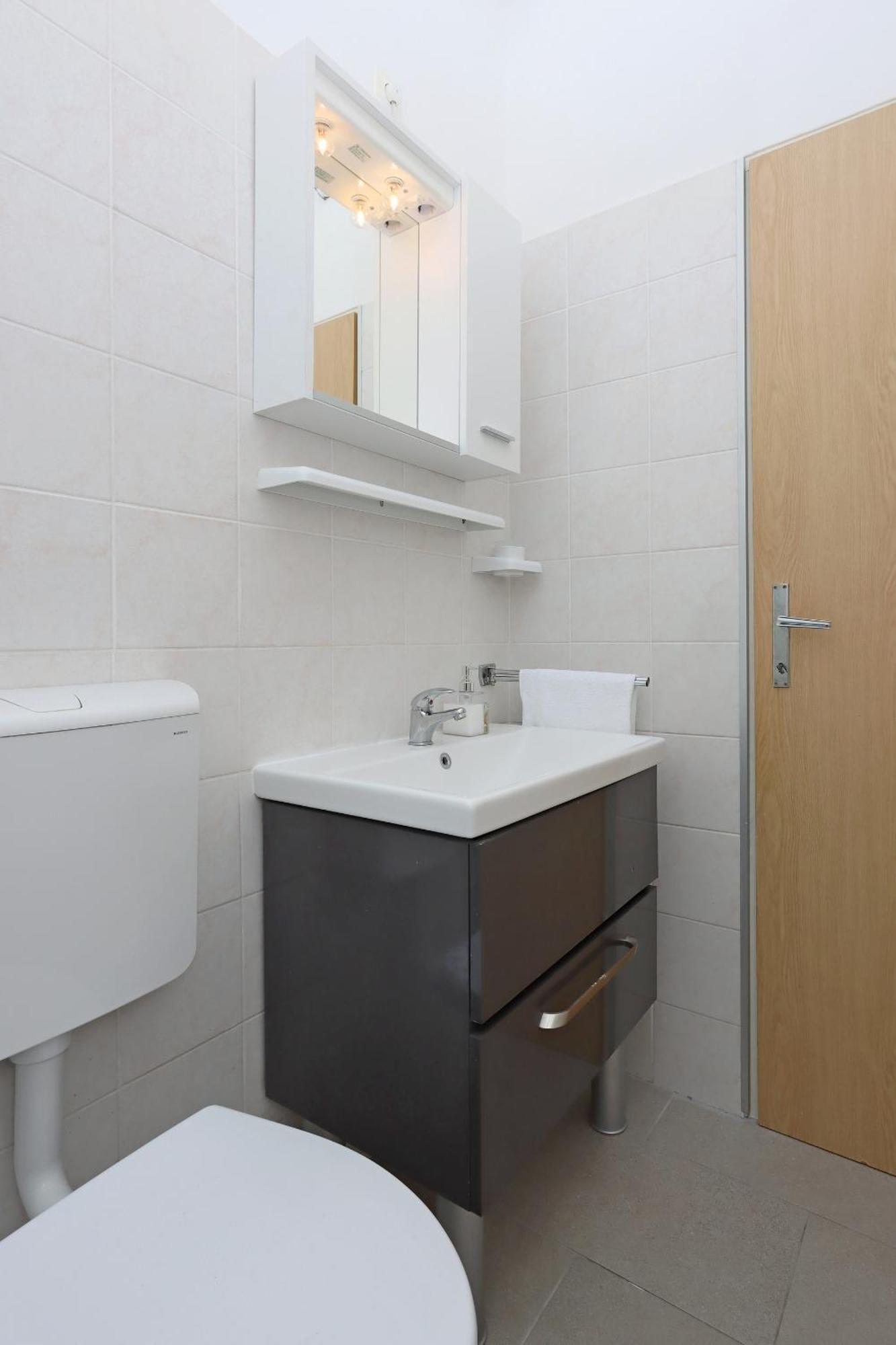 Apartments With A Parking Space Kornic, Krk - 415 Номер фото